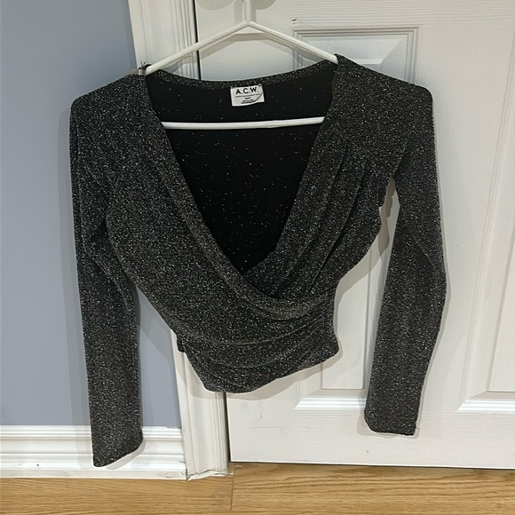 A.C.W. WOMEN CROP TOPS REGULAR FIT IN BLACK - XS - Picture 1 of 7